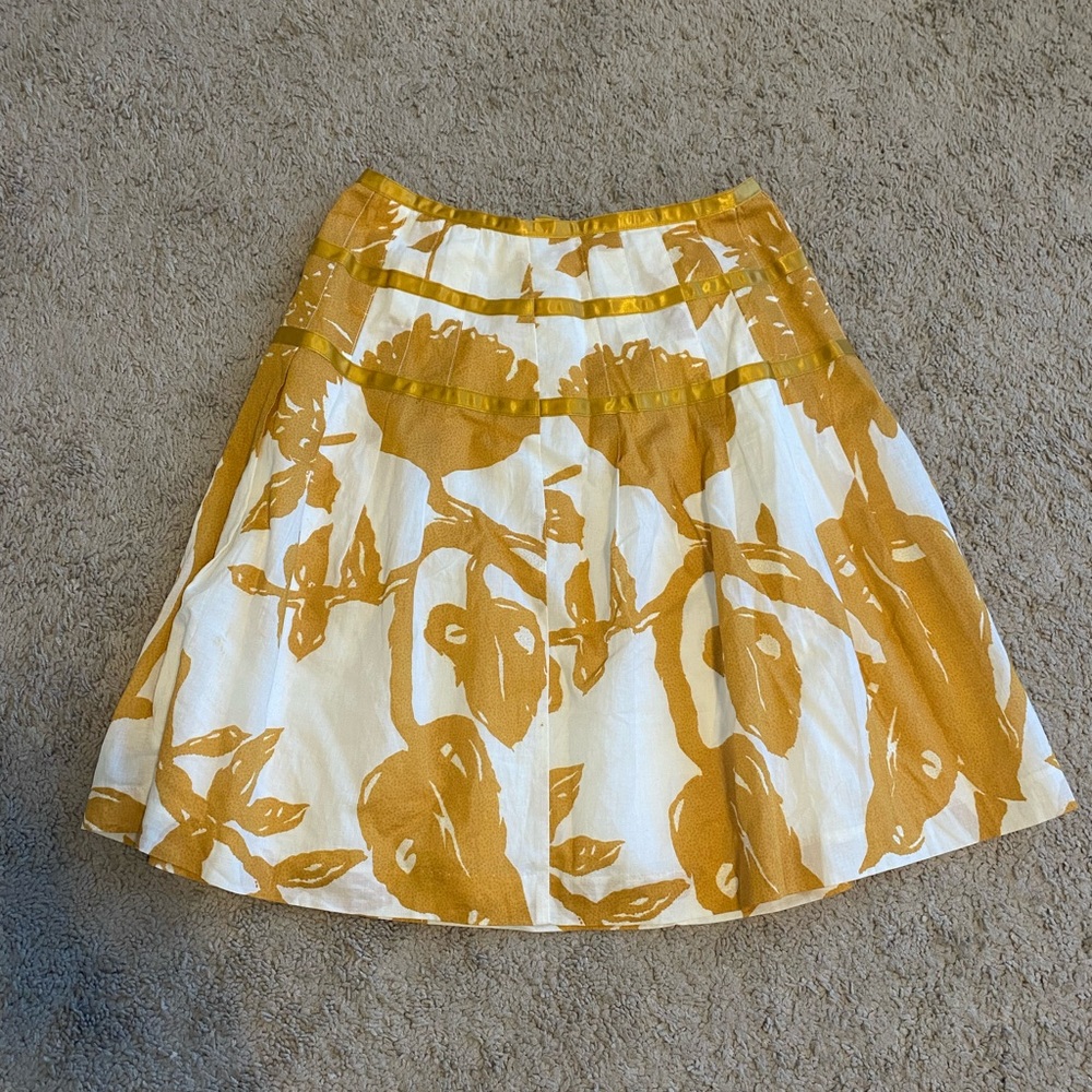 Gap skirt